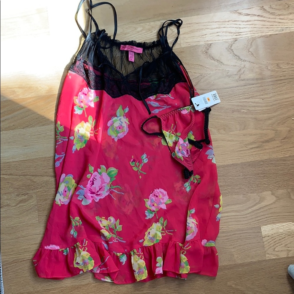 NWT Betsey Johnson Lingerie Short Nightgown Set